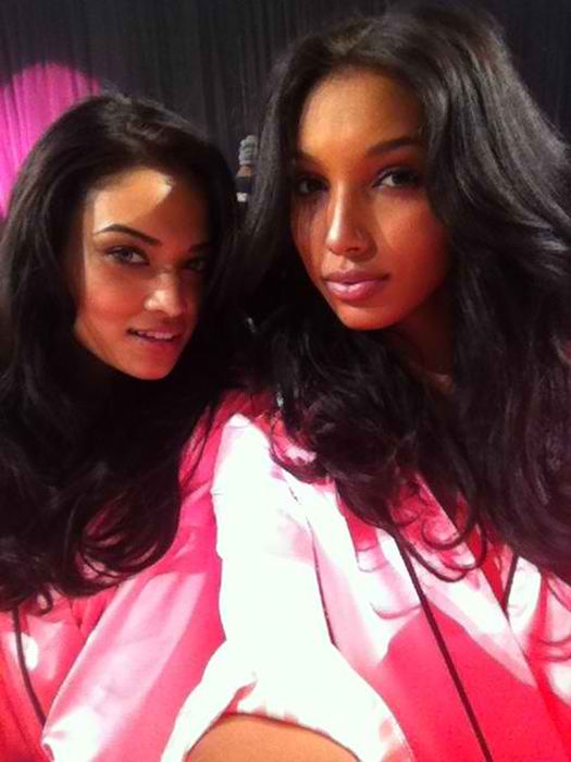 Девушки Victoria's Secret за кулисами