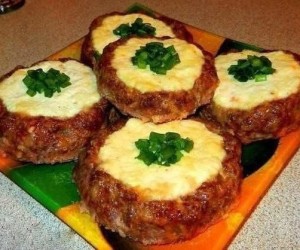 Как приготовить мясные ватрушки (рецепт)