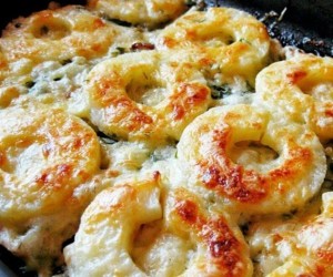 Курица, запеченная под ананасами